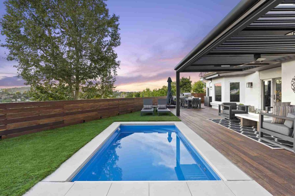 Custom patio and deck construction in Encino by T&N Remodeling Inc